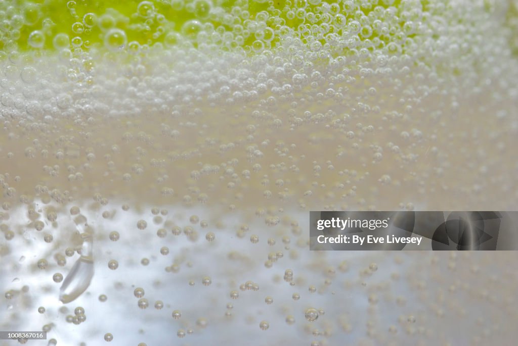 Tonic Water Bubbles