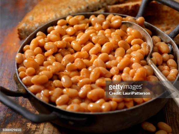 english style beans and toast - bean stock pictures, royalty-free photos & images