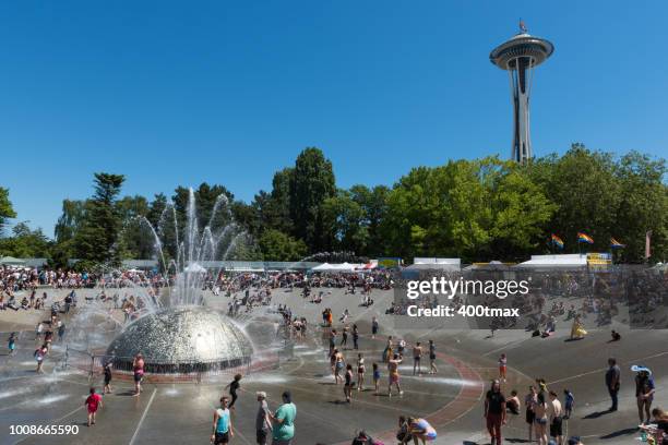 orgullo - seattle center fotografías e imágenes de stock