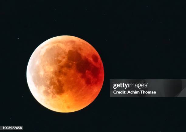 blood moon 2018, salzburg austria - moon stock-fotos und bilder