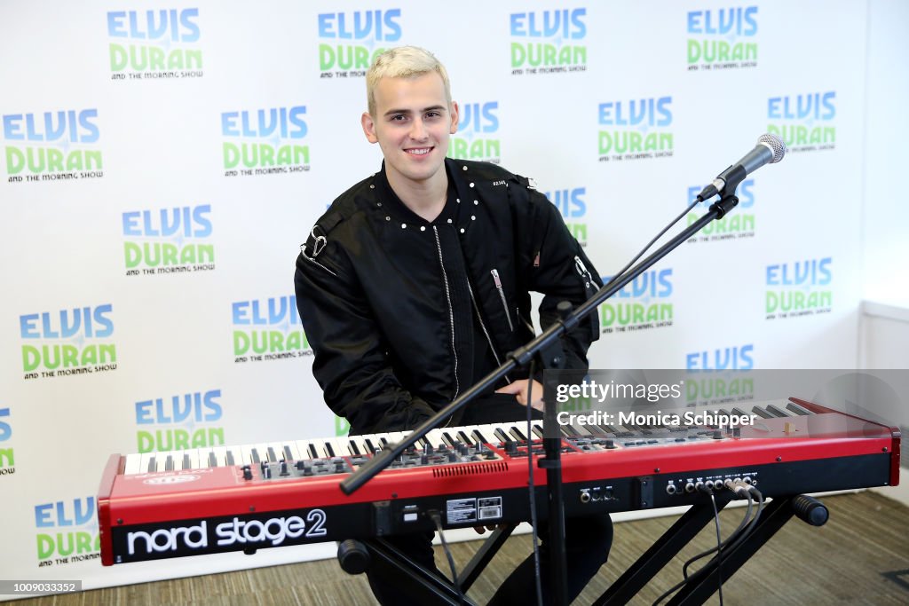 Stanaj Stanaj performs during the