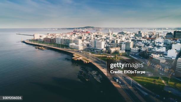 aerial view, high angle view of montevideo's coastline, ciudad vieja neighbourhood, uruguay - montevideo stockfoto's en -beelden