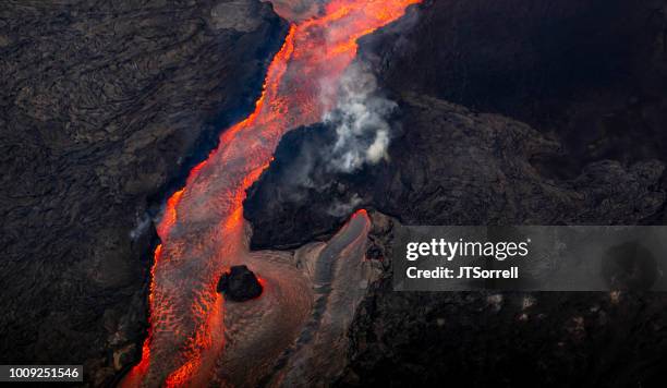 lava rivier - lavastroom stockfoto's en -beelden