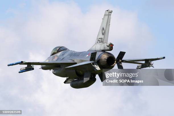 Dutch Air Force F-16 for a go-around at Volkel Airbase.