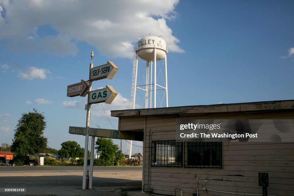 Dilley The Texas city of Dilley had a population just over 4,000 people and ...