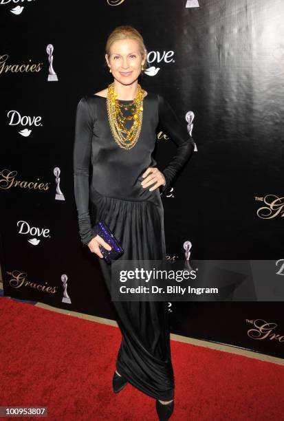 Actress Kelly Rutherford attends the 35th Annual Gracie Awards Gala at The Beverly Hilton Hotel on May 25, 2010 in Beverly Hills, California.