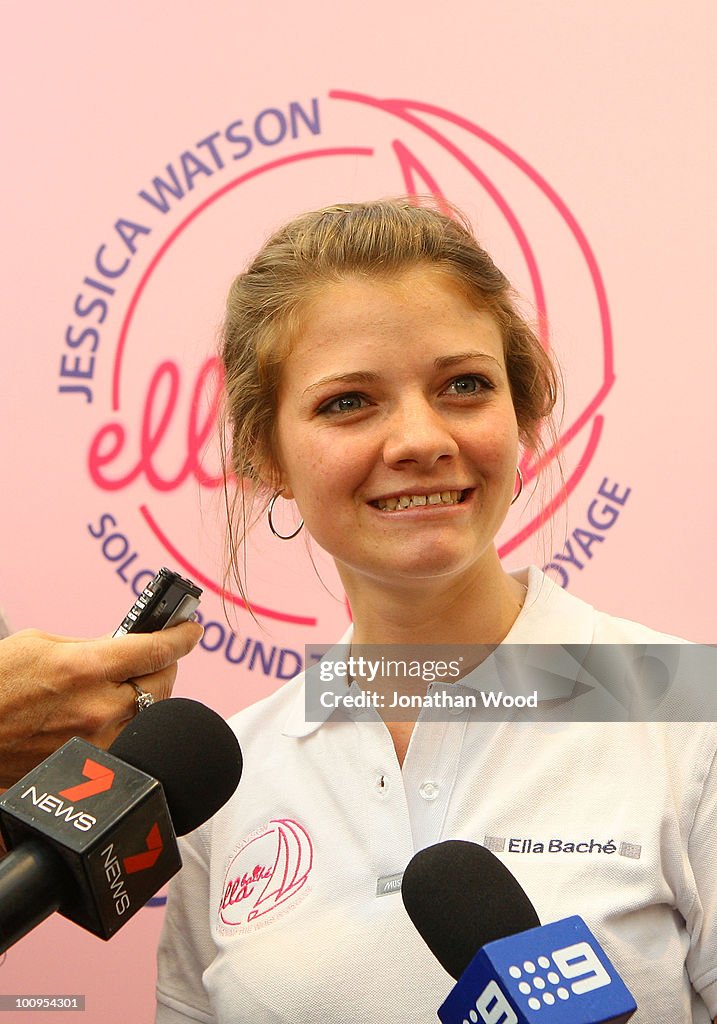 Jessaca Watson Round-the-world teen sailor Jessica Watson speaks with the media ...