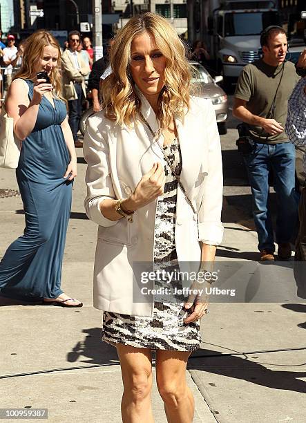 Actress Sarah Jessica Parker visits "Late Show With David Letterman" at the Ed Sullivan Theater on May 25, 2010 in New York City.