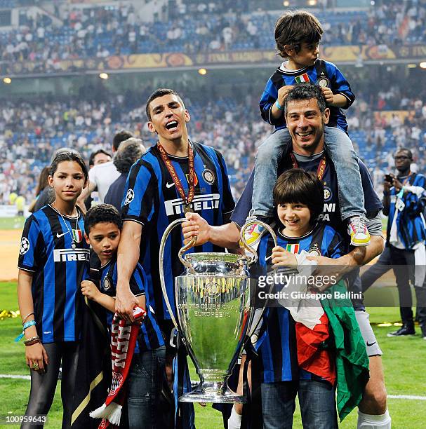 Lucio Inter Lucio Of Inter Milan Photos and Premium High Res Pictures - Getty Images