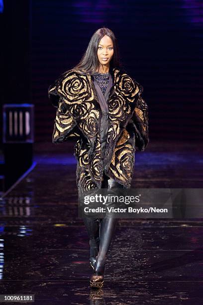 Naomi Campbell walks the runway at the NEON Charity Gala in aid of the IRIS Foundation on May 24, 2010 in Moscow, Russia.