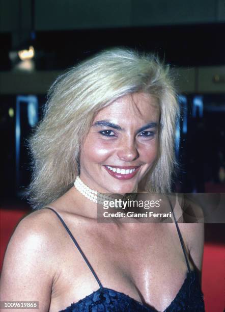 Smiling portrait ot the Spanish TV presenter Leticia Sabater, Madrid, 1993.