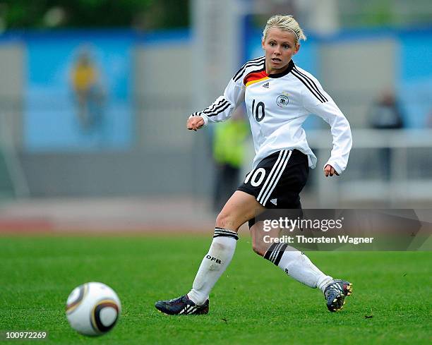 Julia Simic of Germany runs with the ball during the U23 international friendly match between Germany and USA at Georg Gassmann stadium on May 26,...