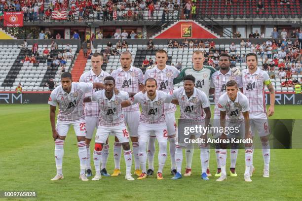 The team of ZSKA Sofia - 2nd row f.l. Boris Sekulic, Roque Junior Maurides, Bozhidar Chorbadzhinyski, Goalkeeper Vytautas Cerniauskas, Jorginho and...