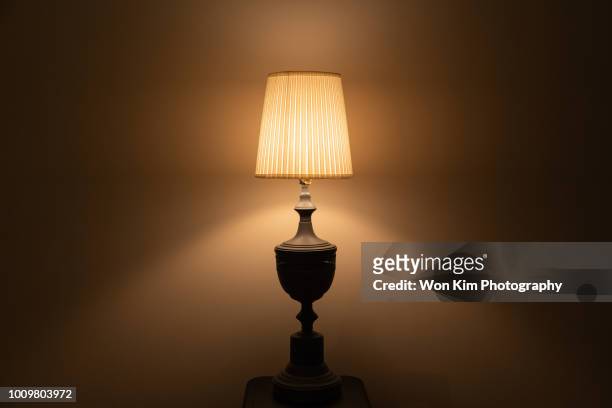 mood lamp - table lamp stockfoto's en -beelden