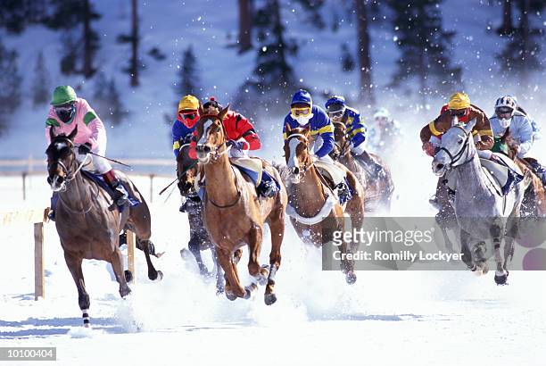 horseracing on frozen lake in saint moritz, switzerland - corrida de cavalos evento equestre - fotografias e filmes do acervo