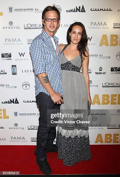 Randy Ebright of Molotov and Muriel Hernandez attend the "Abel" Mexico City Premiere at Cinemark Reforma 222 on May 25, 2010 in Mexico City, Mexico.