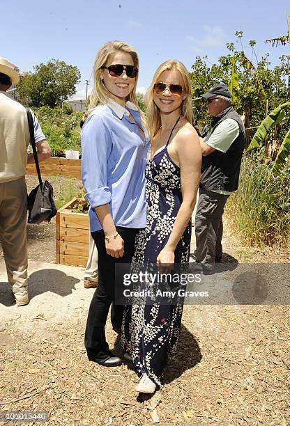 Actresses Ali Larter and Amy Smart attend the Environmental Media Association and Yes to Carrots Garden Luncheon at The Learning Garden at Venice...