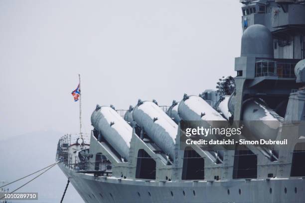 russian navy warship in vladivostok - russian navy foto e immagini stock