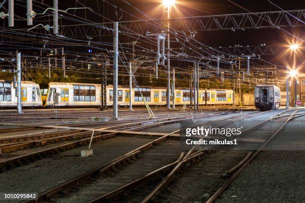sydney-passagier-train - sydney trains stock-fotos und bilder