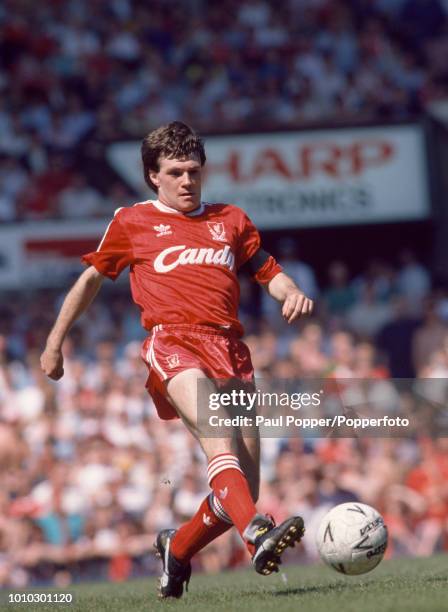 Ray Houghton of Liverpool in action during the FA Cup Semi Final between Liverpool and Nottingham Forest at Old Trafford on May 7, 1989 in...