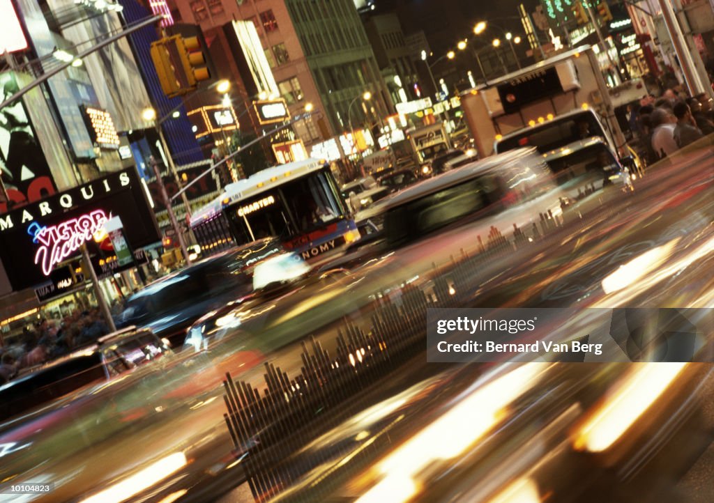 TRAFFIC AT NIGHT, NEW YORK CITY, USA