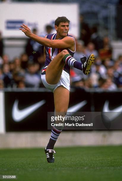 Ashley Prescott of Fremantle in action during the 1999 AFL Premiership Round 4 game, where Carlton defeated Fremantle , at the Optus Oval, Melbourne,...