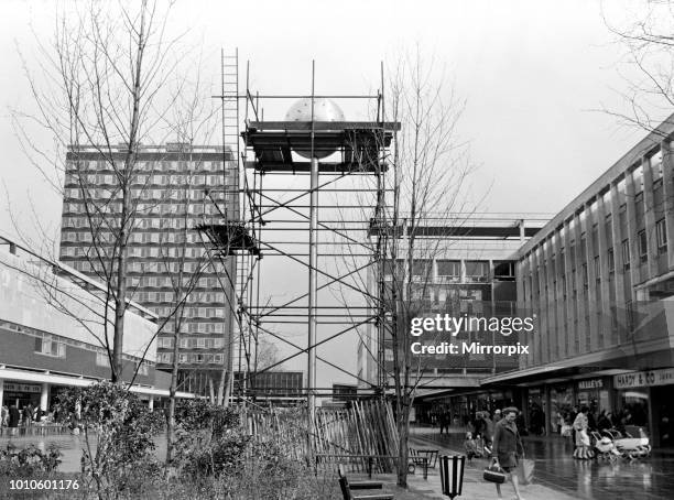 Basildon Clock Basildon Town Centre Photos and Premium High Res Pictures - Getty Images