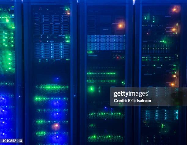 lights on network server - server stock-fotos und bilder