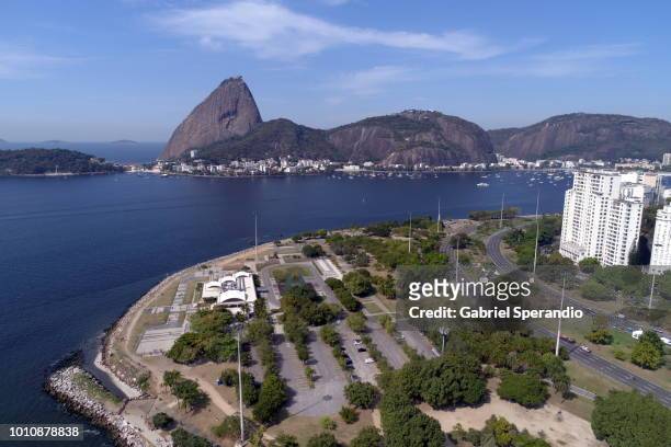 flamengo park / sugarloaf mountain - flamengo park stock pictures, royalty-free photos & images