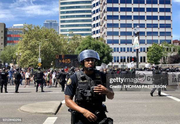 Police Riot Ran Riot Police Running Photos and Premium High Res Pictures - Getty Images