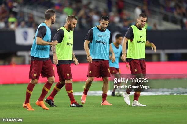Players of AS Roma warm up prior a match between FC Barcelona and AS Roma as part of International Champions Cup 2018 at AT&T Stadium on July 31,...