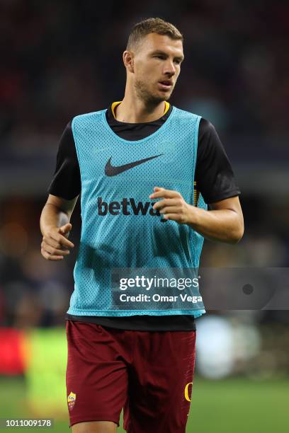 Edin Dzeko of AS Roma warms up prior a match between FC Barcelona and AS Roma as part of International Champions Cup 2018 at AT&T Stadium on July 31,...