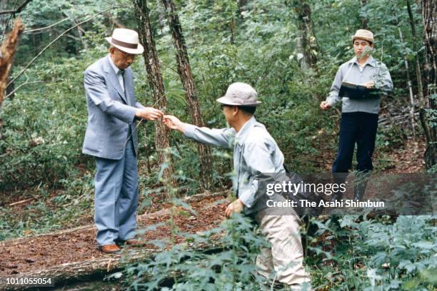 Emperor Hirohito is seen at the Nasu Imperial Villa on August 20, 1985 in Nasu, Tochigi, Japan.