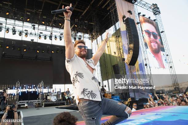 Country singer Chris Lane performs on stage at the Gorge Amphitheatre on August 4, 2018 in George, Washington.