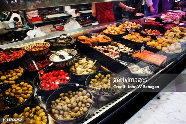 olives etc. south melbourne market. melbourne australia. - melbourne food stock-fotos und bilder