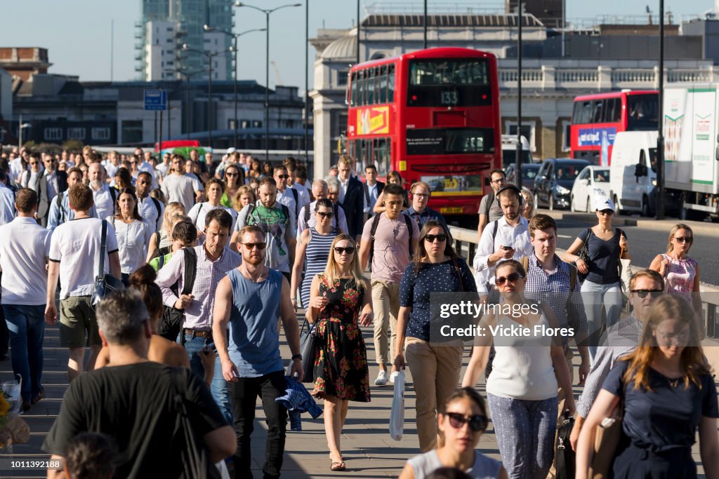 Heatwave Commuters In London