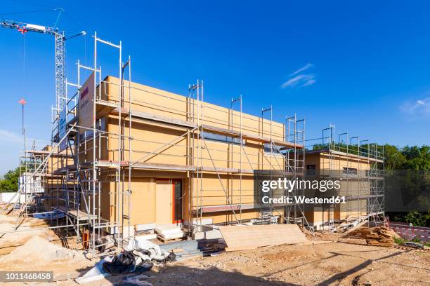 germany, esslingen-zell, construction site of zero-energy buildings - architettura ecologica foto e immagini stock