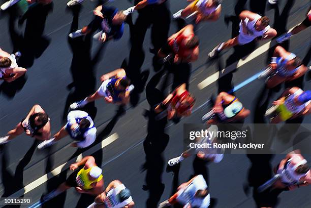 london marathon - london marathon runners stock pictures, royalty-free photos & images