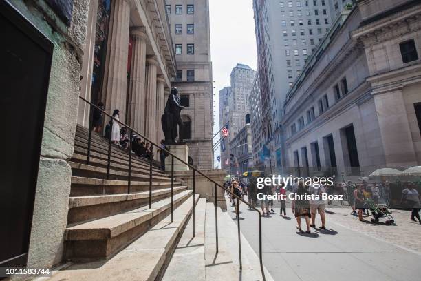 federal hall - wall street lower manhattan stock pictures, royalty-free photos & images