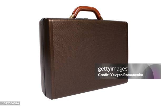 brown briefcase isolated on white background - pasta executiva imagens e fotografias de stock