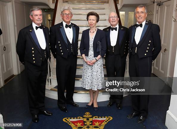 royal london yacht club dress code