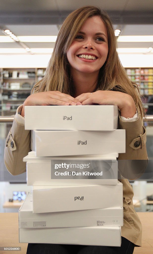 Customers Queue As Apple Launch The iPad In The UK
