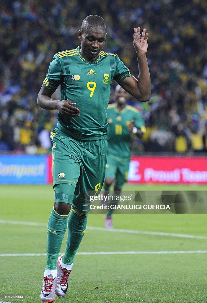 South African forward Katlego Mphela cel