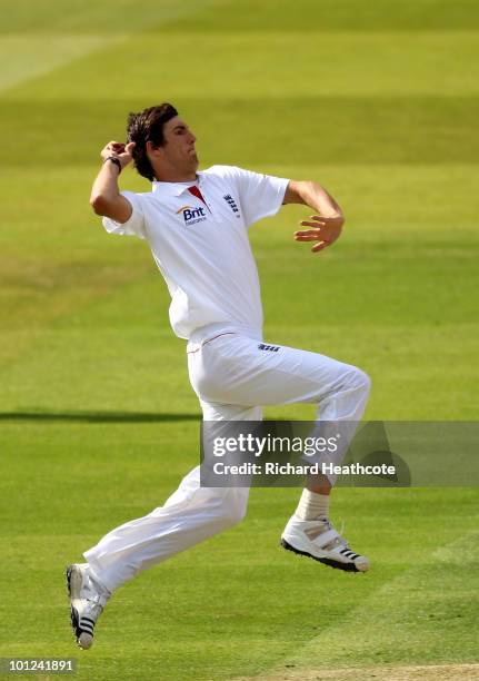 Steve Finn of England comes in to bowl during day two of the 1st npower Test between England and Bangladesh at Lords on May 28, 2010 in London,...