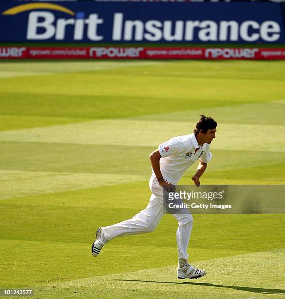 Steve Finn of England comes in to bowl during day two of the 1st npower Test between England and Bangladesh at Lords on May 28, 2010 in London,...