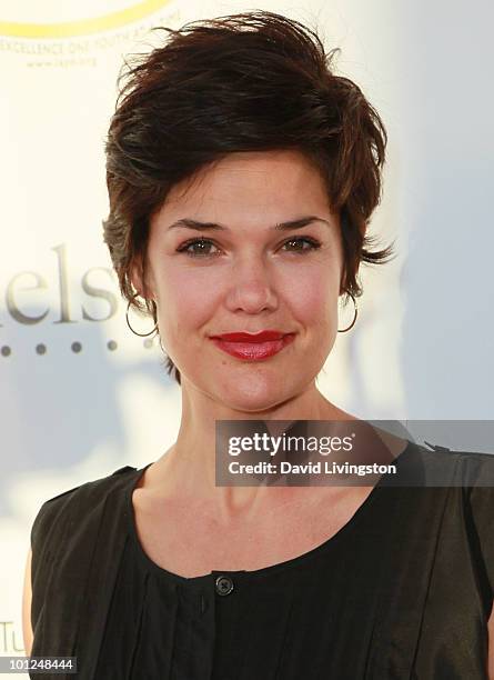 Actress Elizabeth Lackey attends the 4th Annual Community Awards Red Carpet Gala at the Boyle Heights Technology Youth Center on May 28, 2010 in Los...