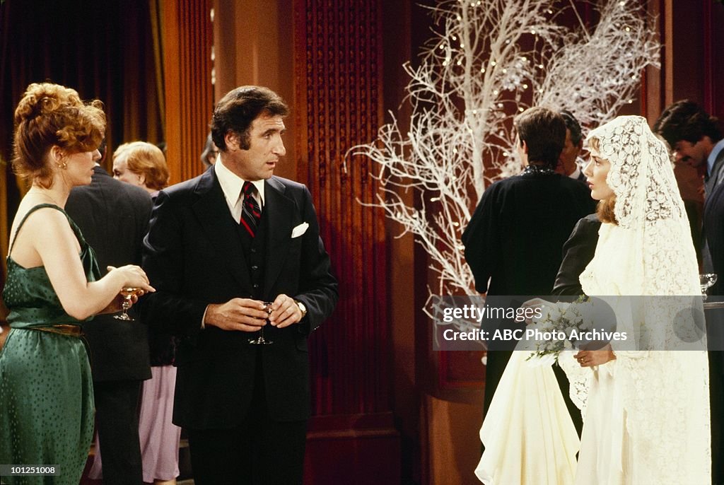 MARILU HENNER;JUDD HIRSCH;TALIA BALSAM