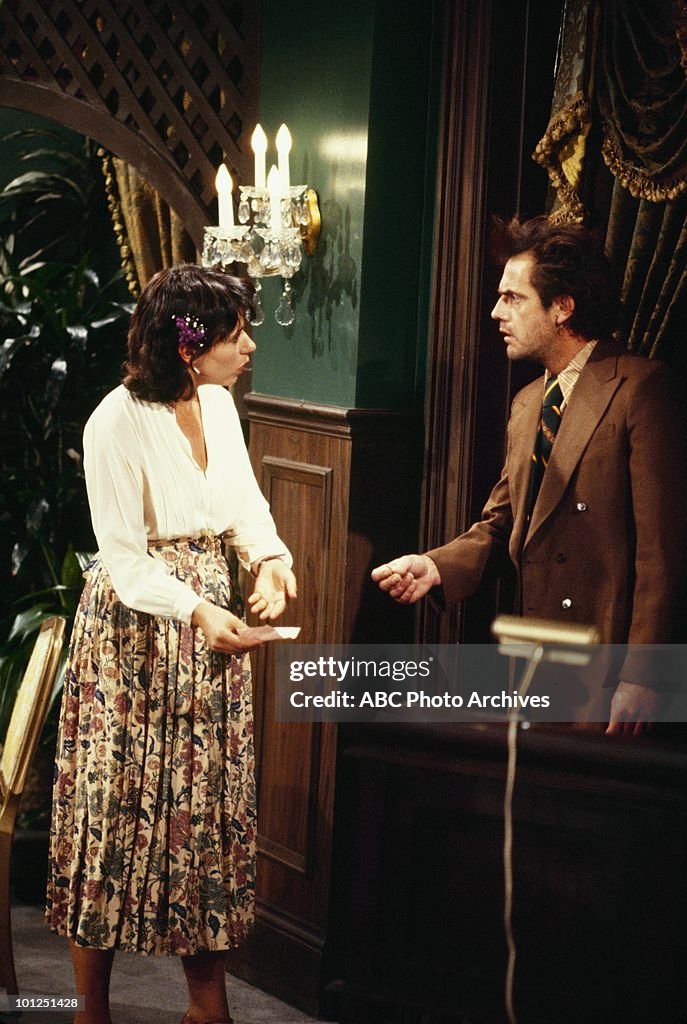 JULIE KAVNER;CHRISTOPHER LLOYD