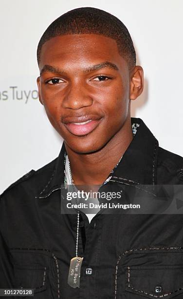 Singer/actor Mishon Ratliff attends the 4th Annual Community Awards Red Carpet Gala at the Boyle Heights Technology Youth Center on May 28, 2010 in...