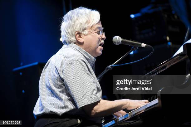 Van Dyke Parks performs on stage during day three of Primavera Sound Festival at Parc Del Forum on May 29, 2010 in Barcelona, Spain.